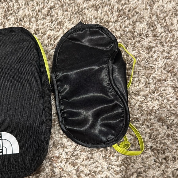 NWT - Picture 2 of 4